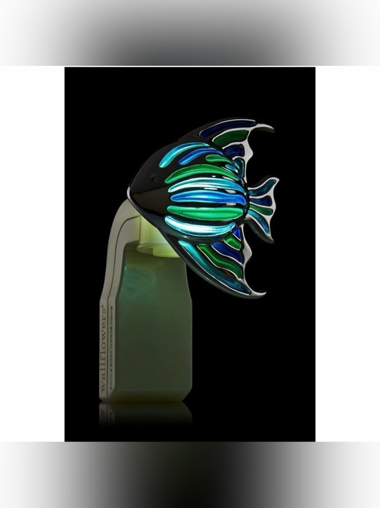 Bath & Body Works Other - BATH & BODY WORKS TURQUOISE ANGEL FISH BEACH WALLFLOWER PLUG IN NIGHT LIGHT!